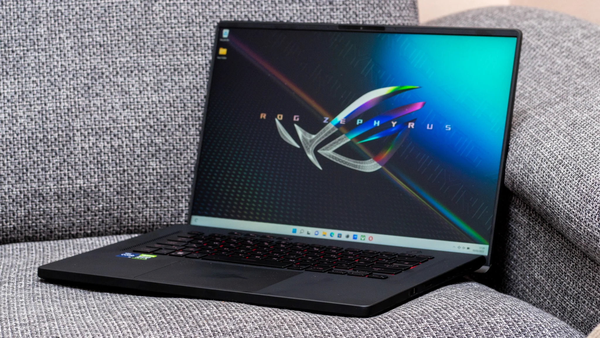 ASUS ROG Zephyrus M16 (2023) GU604: Laptop Gaming Tipis dengan Performa Top 1 asus rog zephyrus m16