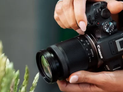 canon eos r100