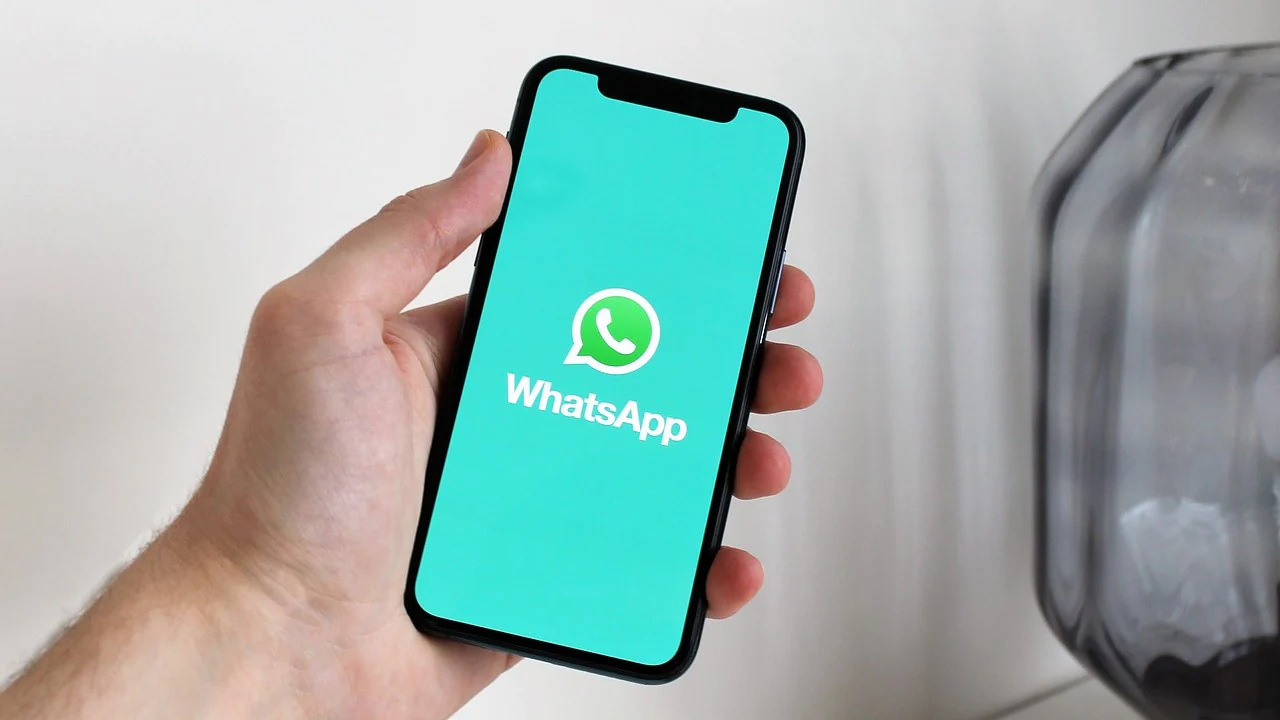 WhatsApp Meluncurkan Pembaruan Emoji Keyboard Terbaru 1 whatsapp
