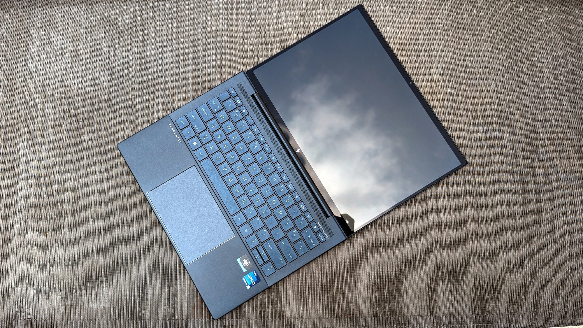 HP Dragonfly G4: Review dan Performa Terbaru 1 HP Dragonfly G4