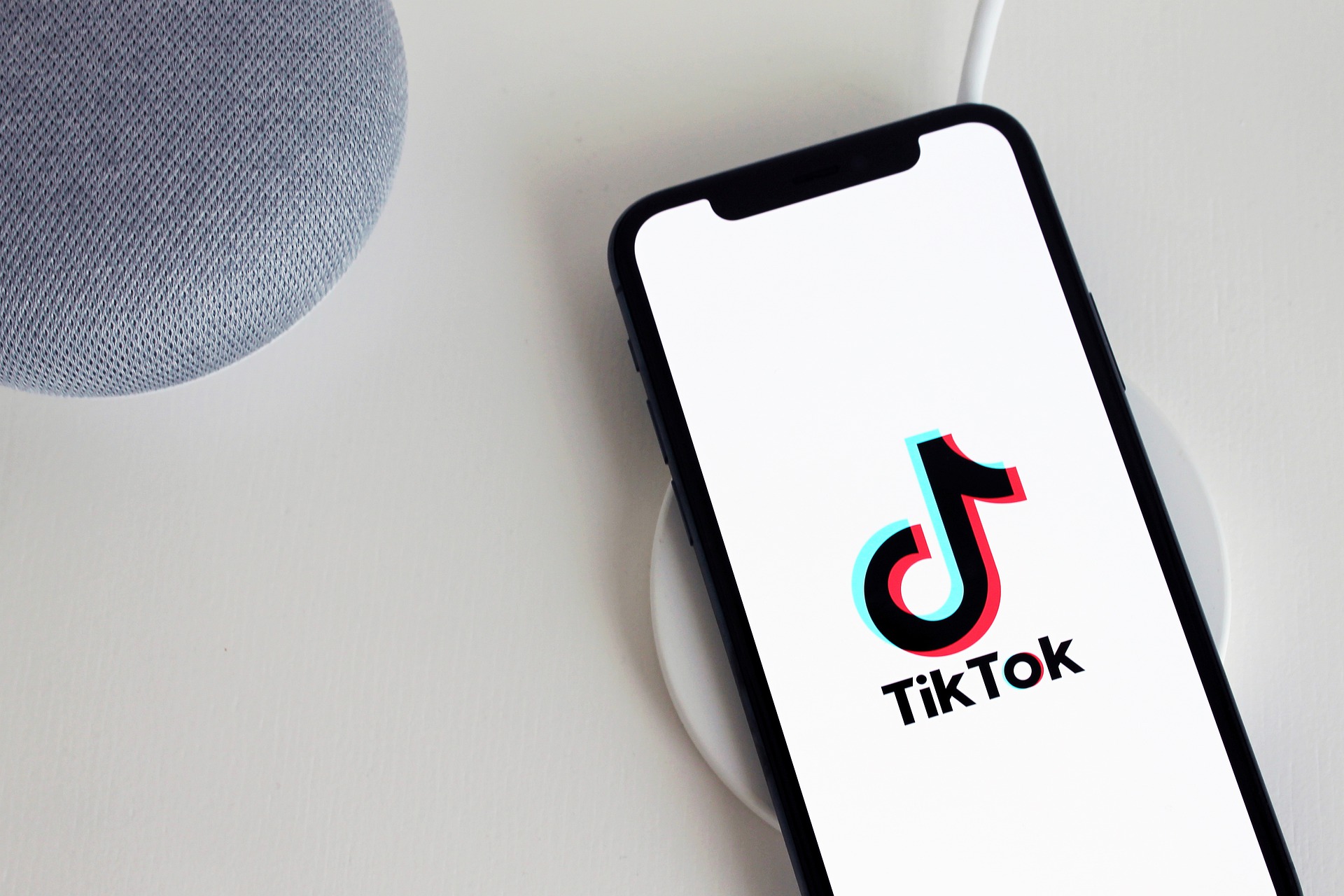 TikTok Mengumumkan Fitur Kiriman Teks untuk Bersaing dengan Twitter Setelah Elon Musk Mengubah Nama Platform Menjadi X 1 TikTok