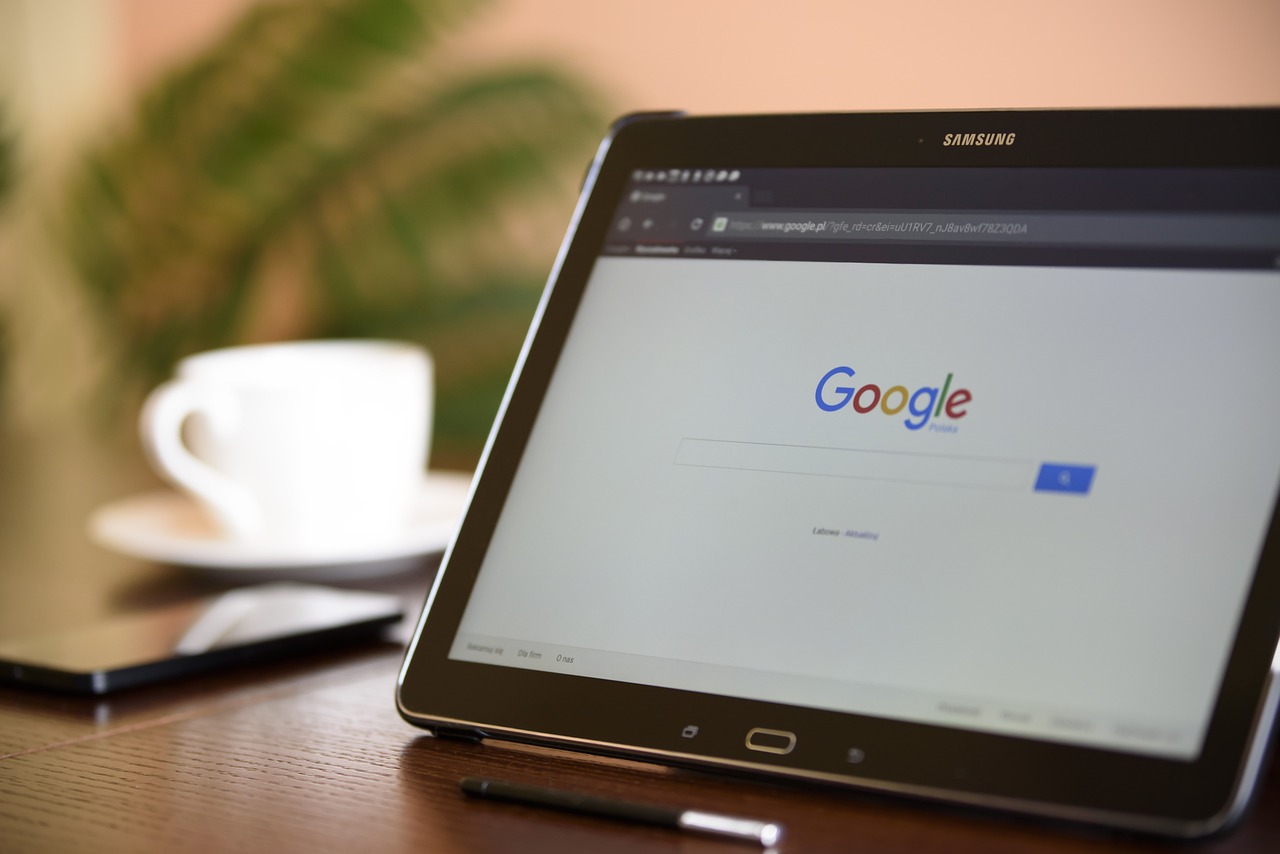 Google Sekarang Memberi Peringatan Jika Informasi Kontak Anda Muncul di Internet 1 internet search engine