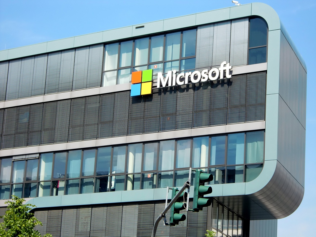 Microsoft Bawa Python ke Excel: Meningkatkan Kemampuan Analisis Data dalam Lingkungan Excel yang Familiar 1 microsoft building
