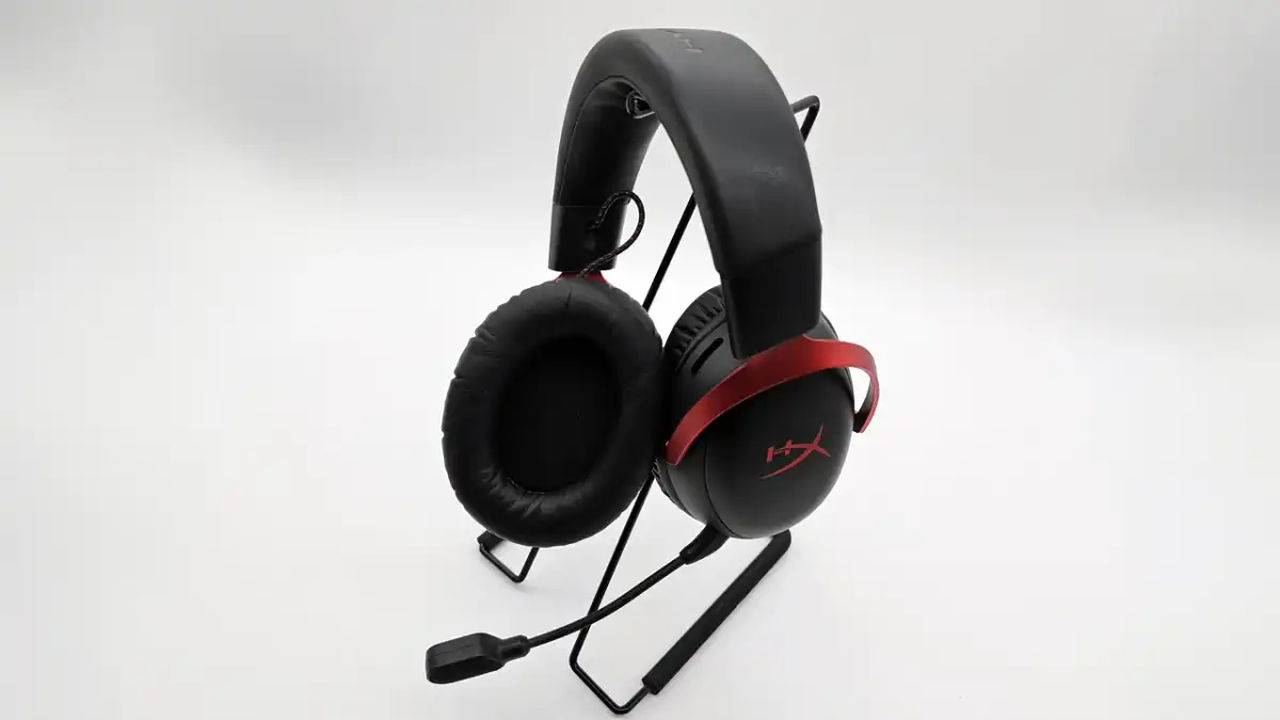 Review HyperX Cloud III Wireless: Mencabut Kabel pada Headset Gaming 1 HyperX Cloud III Wireless