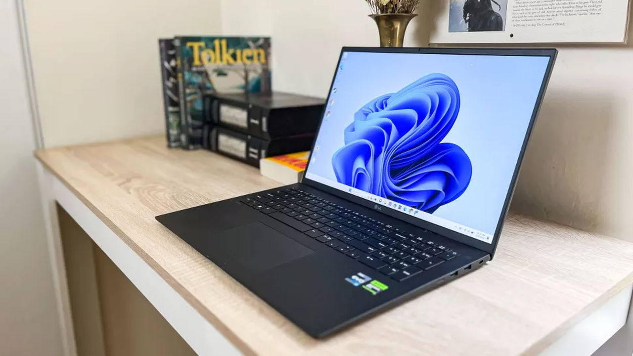 Review LG Gram 17 Pro: Daya Serius dalam Tubuh yang Sangat Ringan 1 LG Gram 17 Pro