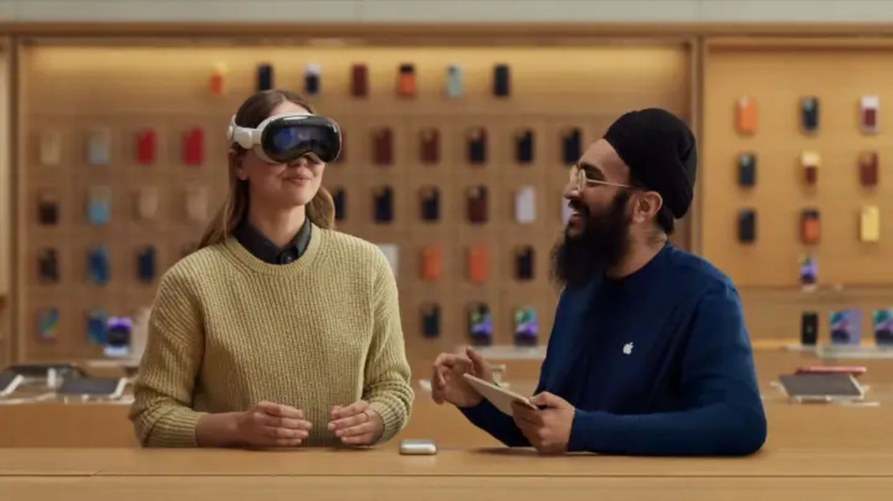 Apple Bersiap Meluncurkan Generasi Kedua Helmet Vision Pro dengan Proyek Kode Nama Alaska 1 Apple Vision Pro 1