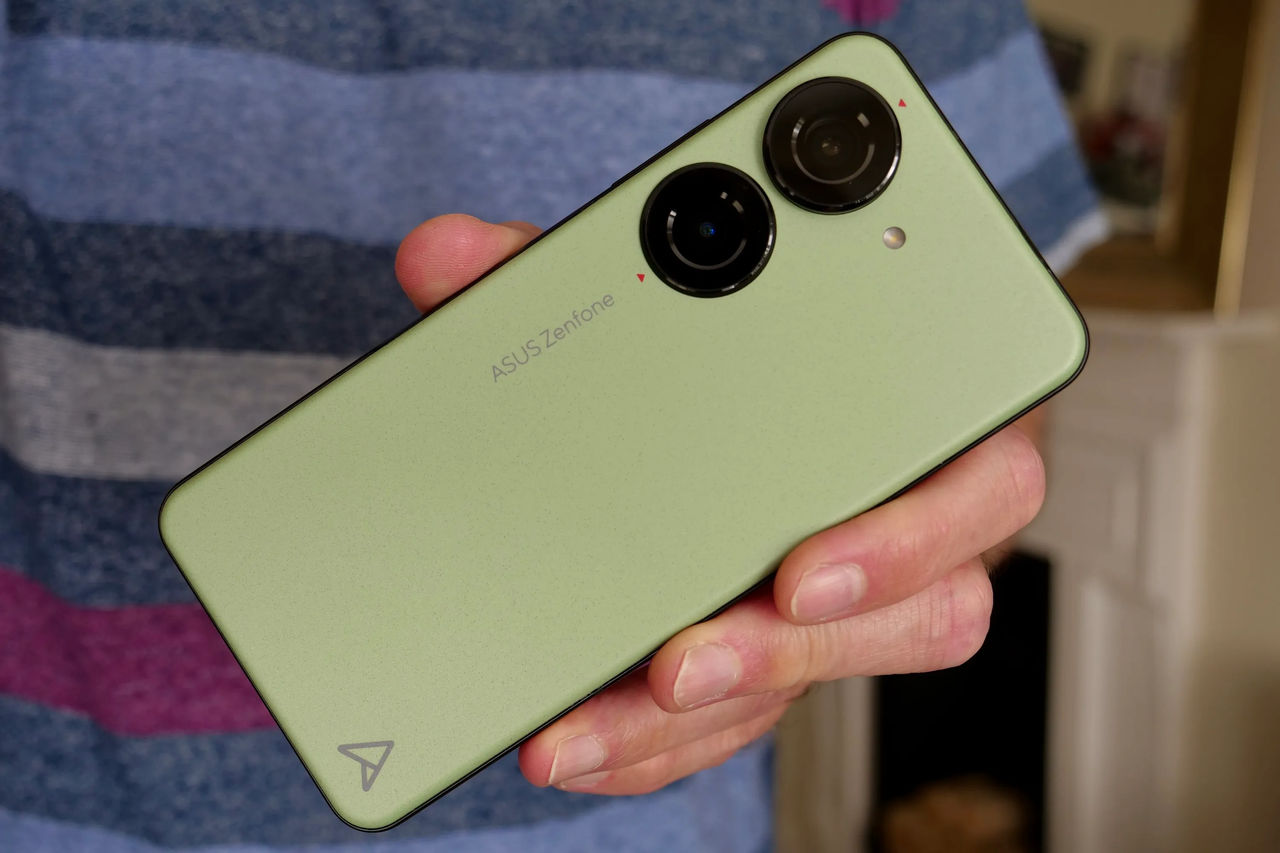 Asus Zenfone 10 Menerima Pembaruan Stabil ke Android 14 dengan Beragam Peningkatan 1 Asus Zenfone 10 Update