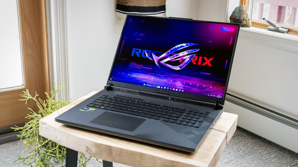 Review Asus ROG Strix Scar 18 (2024): Layar Mengagumkan Namun Perlu Peningkatan Lainnya 1 Asus ROG Strix Scar 18 Review