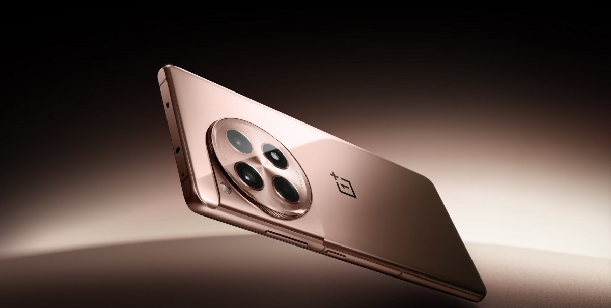OnePlus Ace 3 Resmi Diluncurkan: Snapdragon 8 Gen 2, Penyimpanan hingga 1TB, dan Pengisian Daya 100W 1 Oneplus Ace 3 Debut