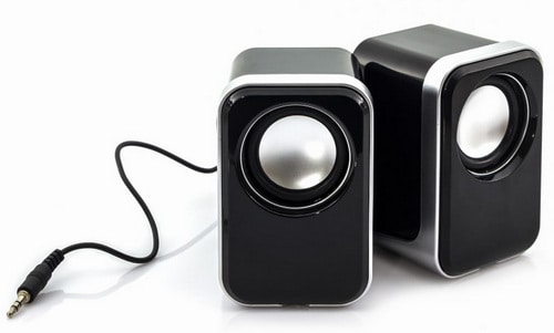 Cara Merawat Komputer Dengan Benar Agar Awet 9 Jangan Letakkan Speaker Aktif Terlalu Dekat Dengan Monitor