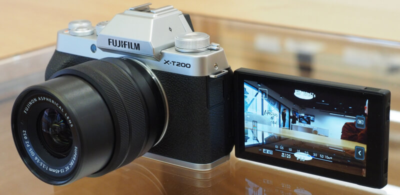layar lebar di fujifilm xt200